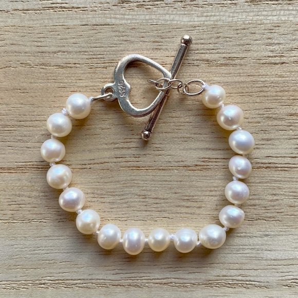 Pearl Bracelet Child Girl Toddler, Real Pearls and Sterling Silver Heart Clasp - Picture 1 of 2